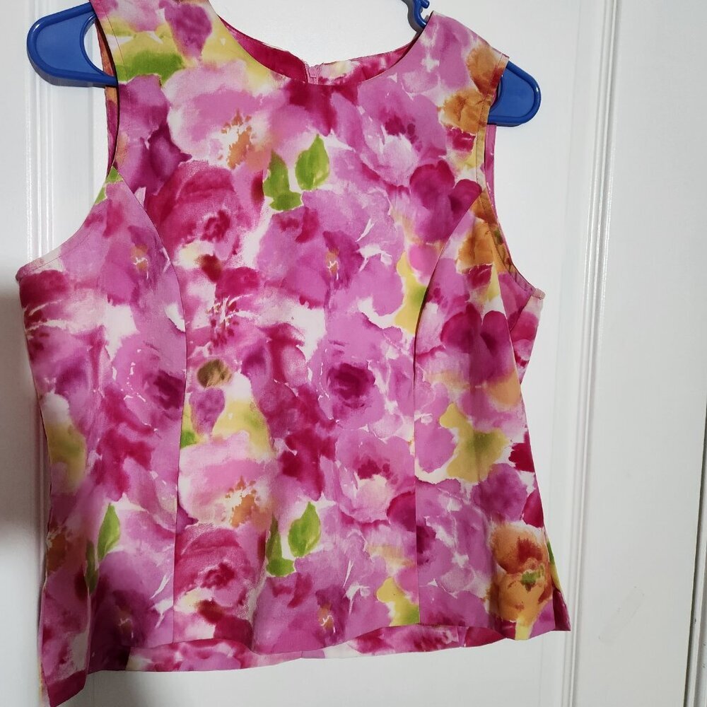 Courtenay vintage sleeveless floral print multicolored top 12P